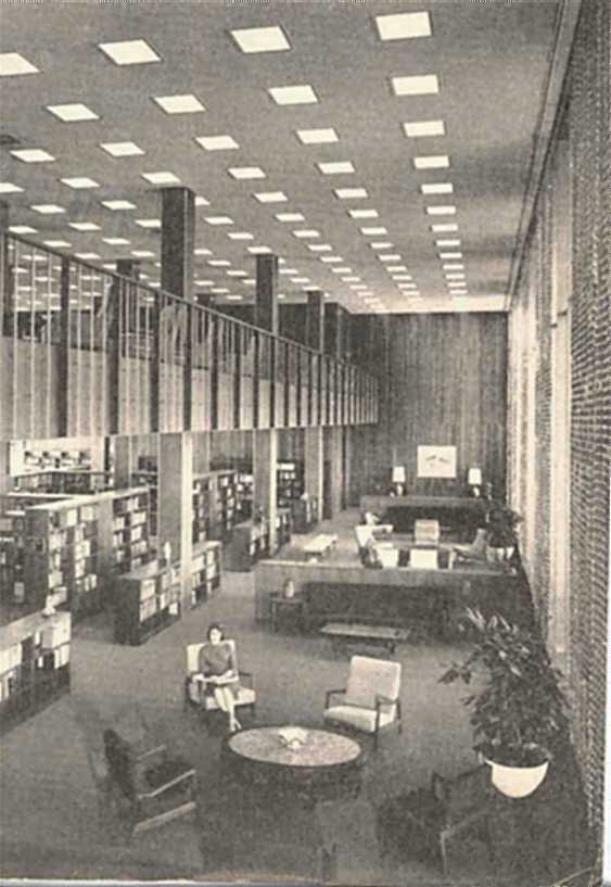 A period photo of Thomas Cooper Library's interior.