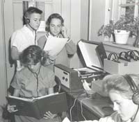 students using listening station at Wardlaw Jr. High